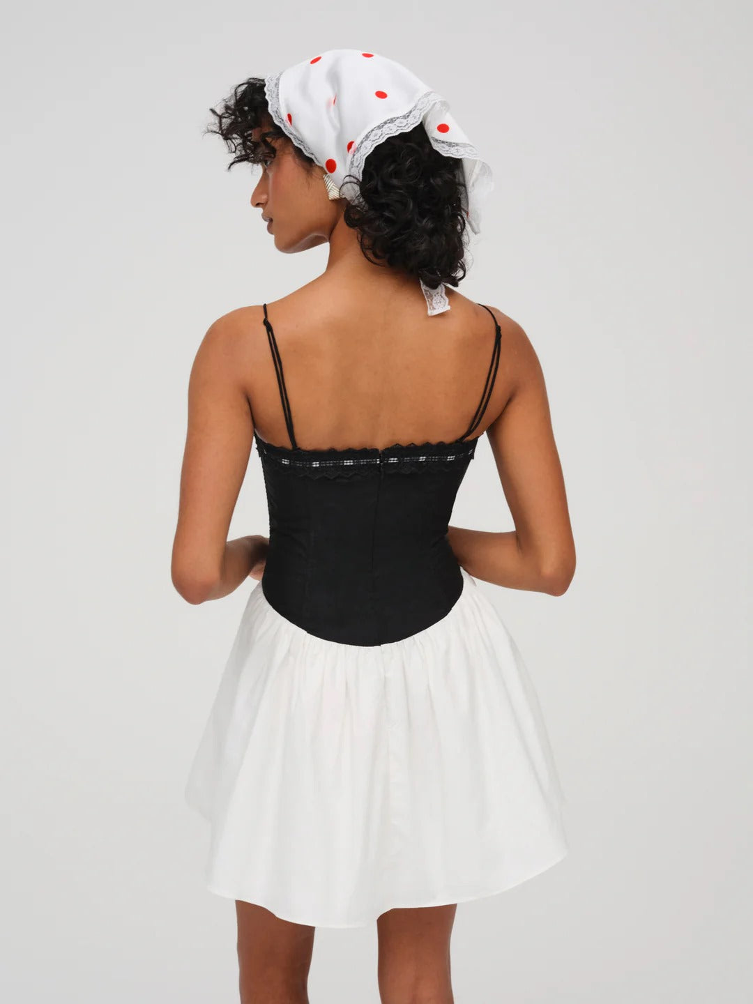 Abito bustier bicolore con spalline sottili