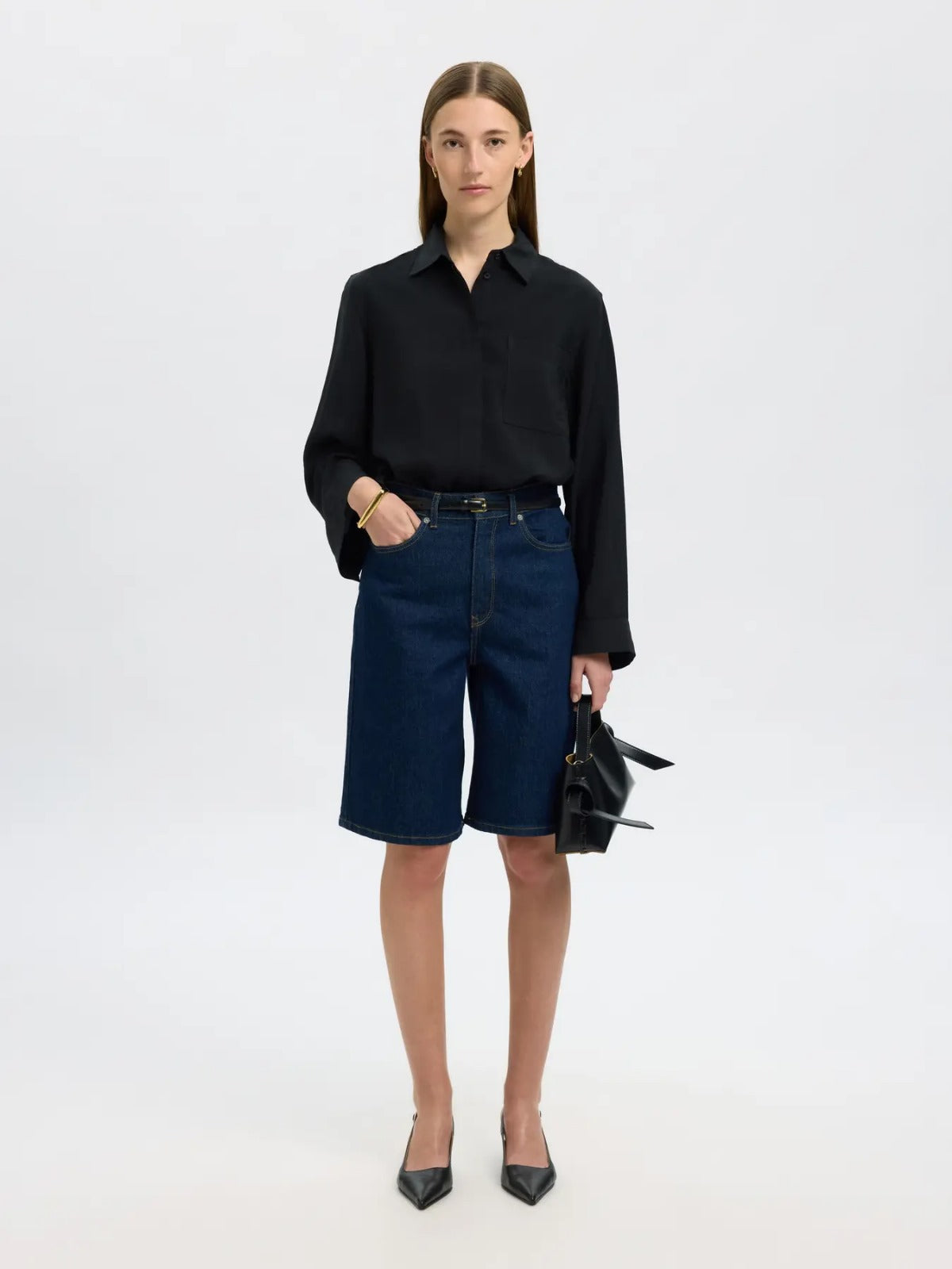 Camicia con taschino e maniche lunghe