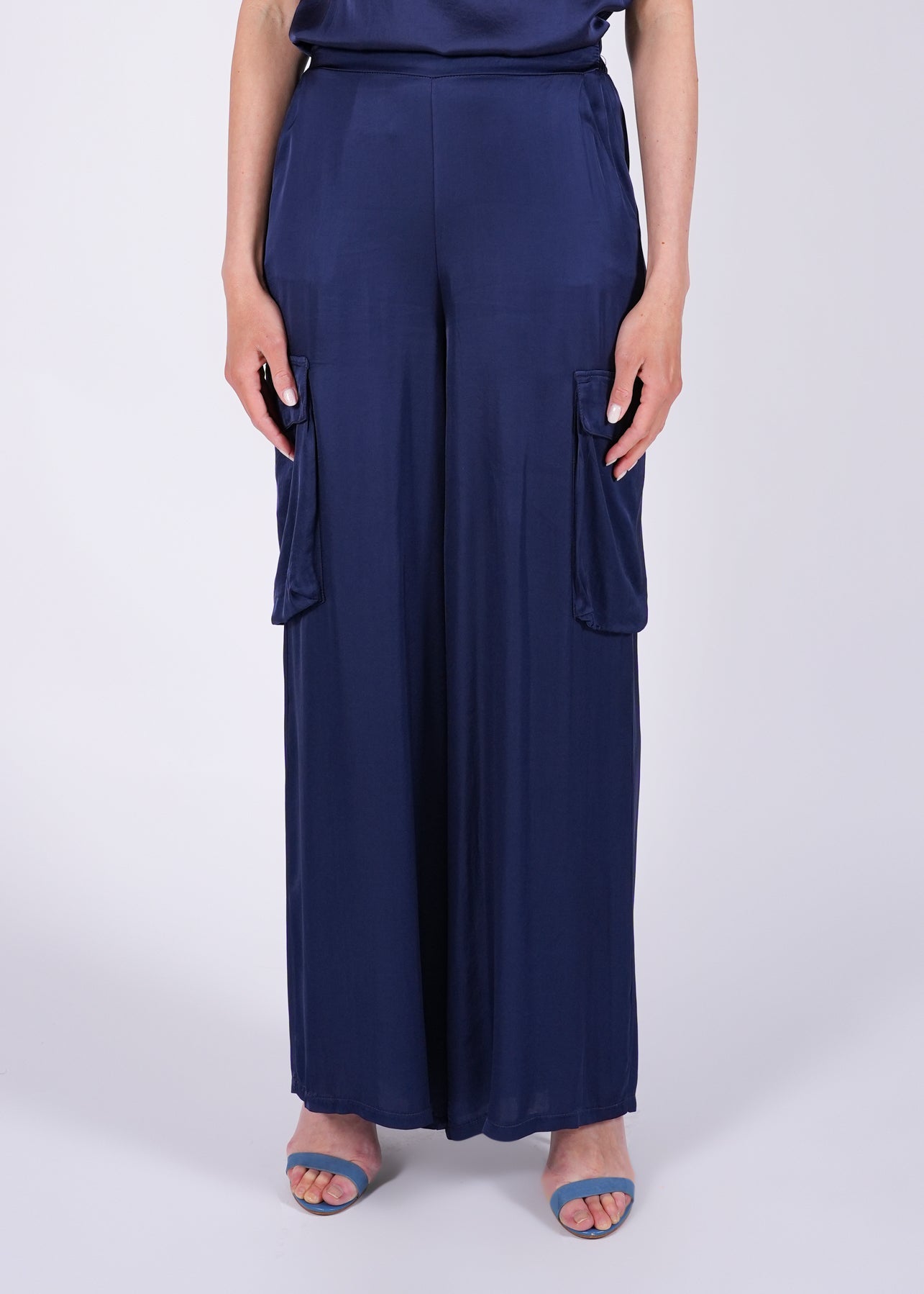 Pantaloni palazzo con tasche cargo