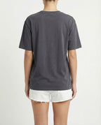 T-shirt stampa “Too Cool To Care”