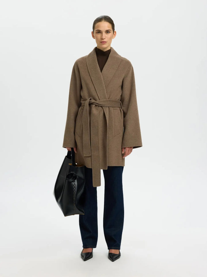 Cappotto corto con cintura