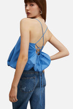 Top corto con spalline sottili