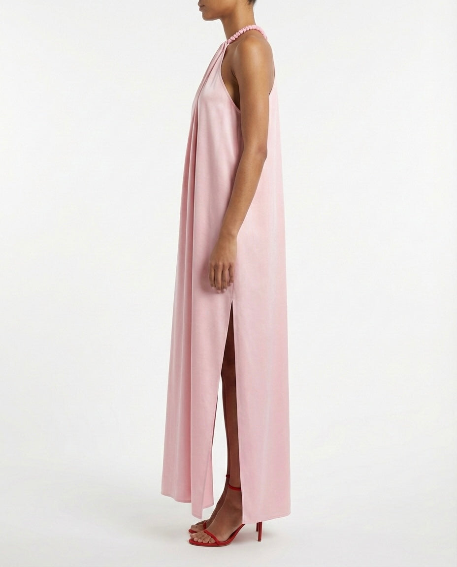 Abito lungo satinato con scollo all’americana