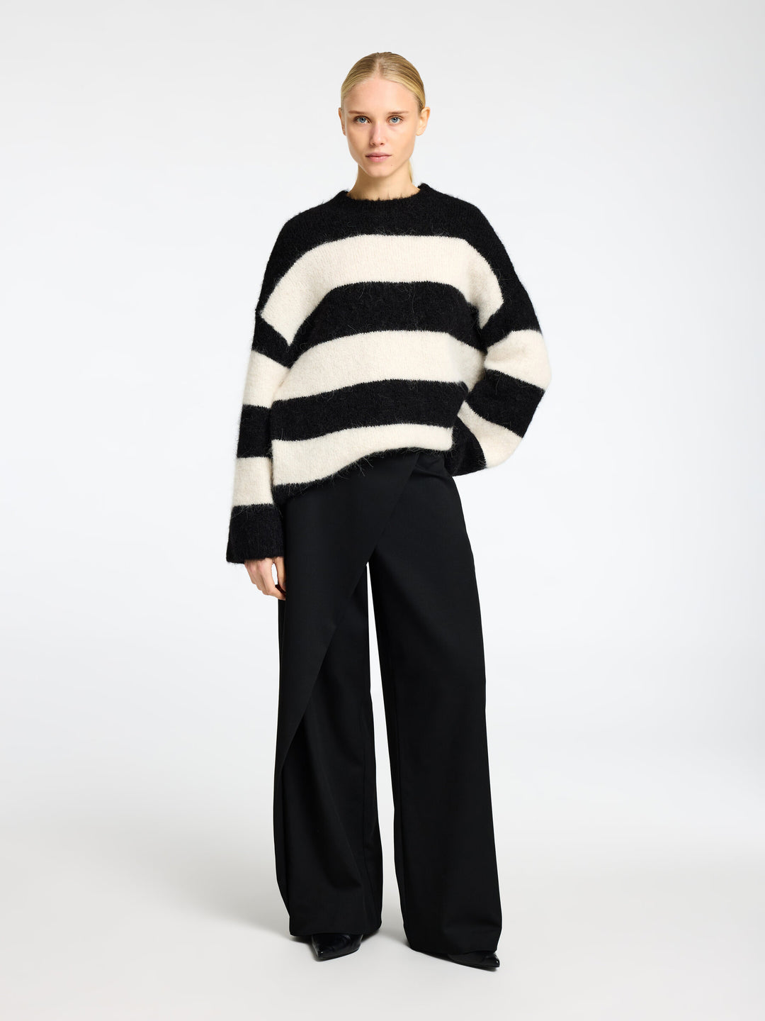 Maglione Oversize a Righe Bianco e Nero