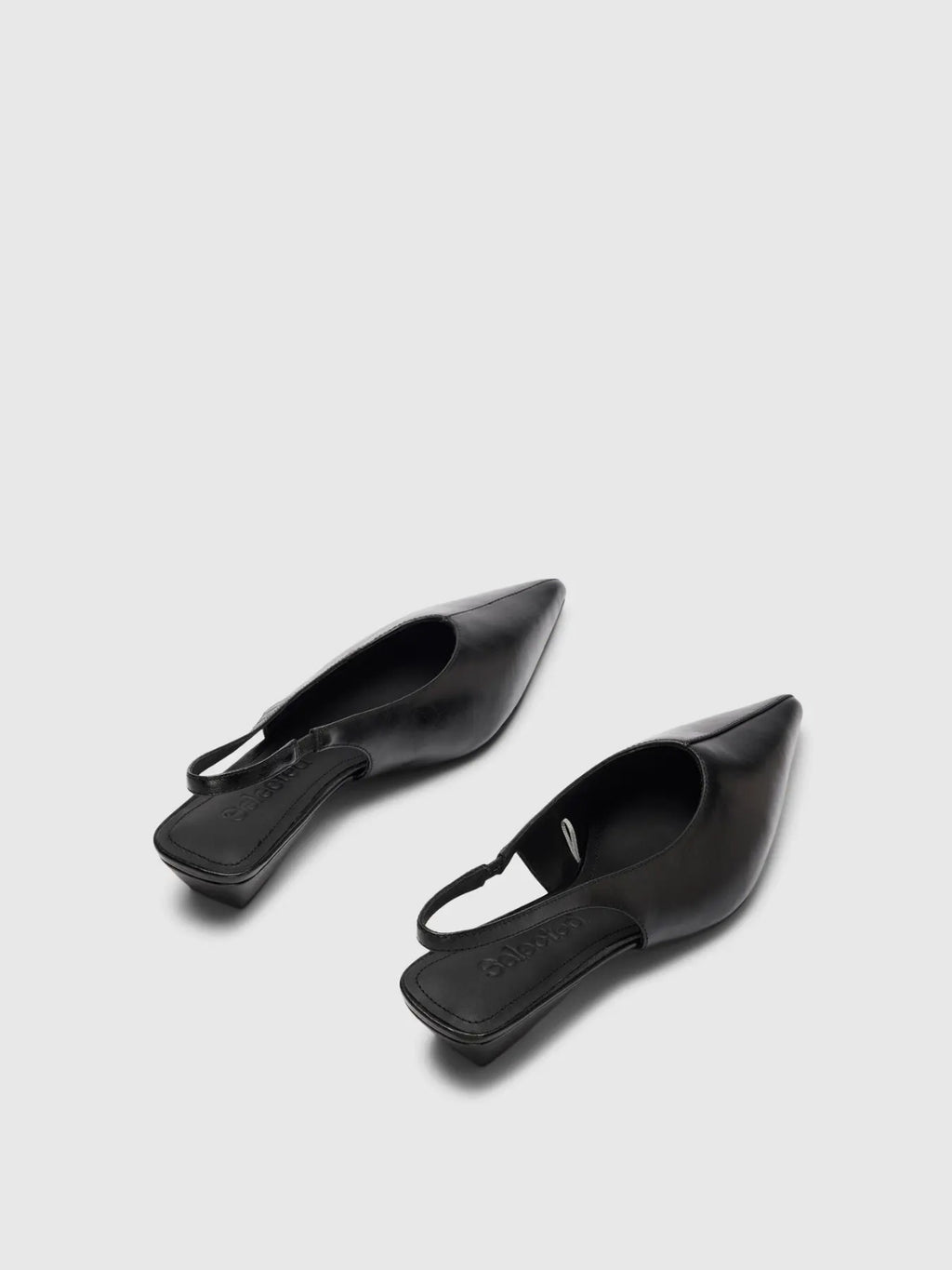 Décolleté Slingback Selected Femme in Pelle Nera con Tacco Basso e Punta Affusolata