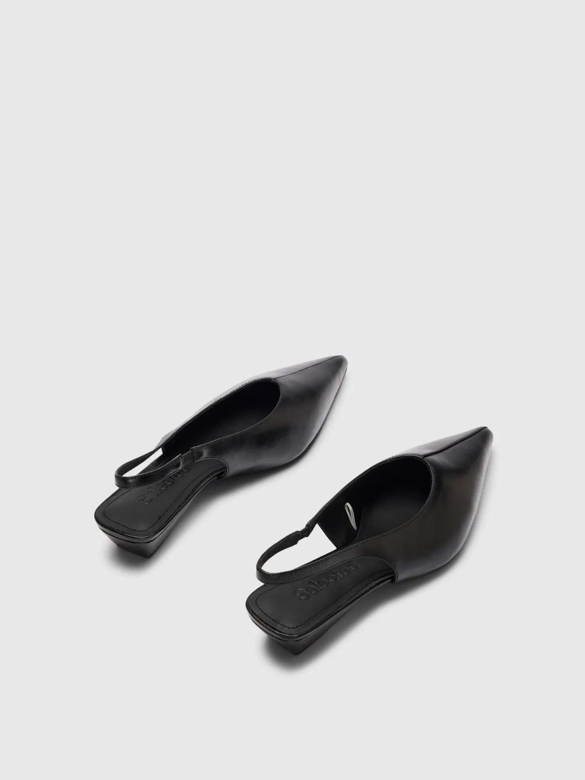 Décolleté Slingback Selected Femme in Pelle Nera con Tacco Basso e Punta Affusolata