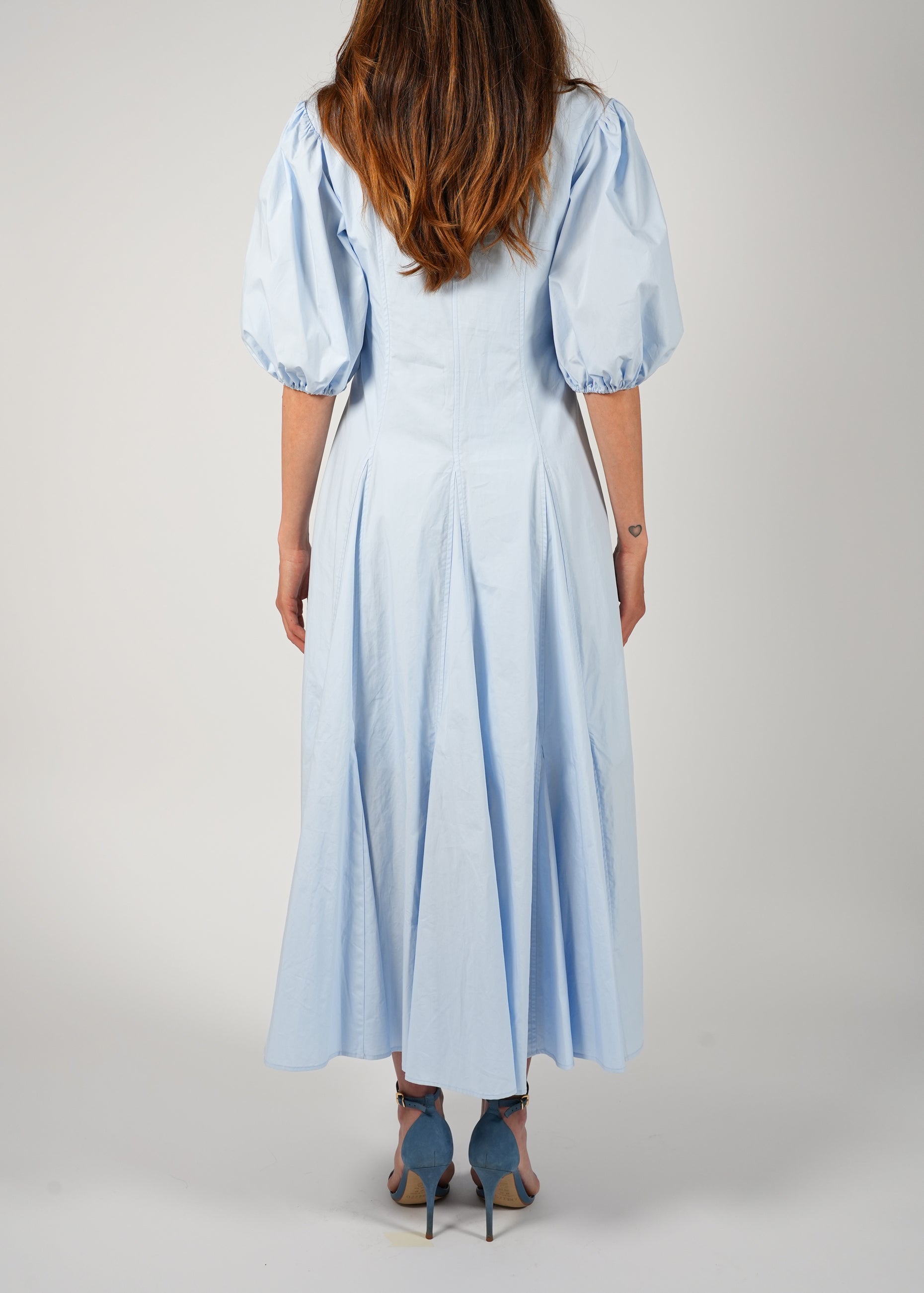 Abito midi con maniche a palloncino