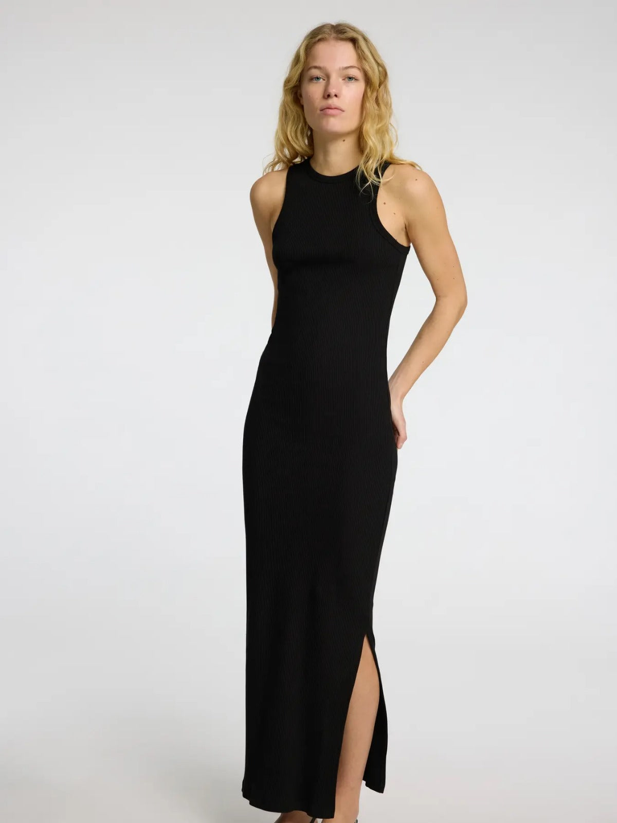 Abito lungo in maglia senza maniche