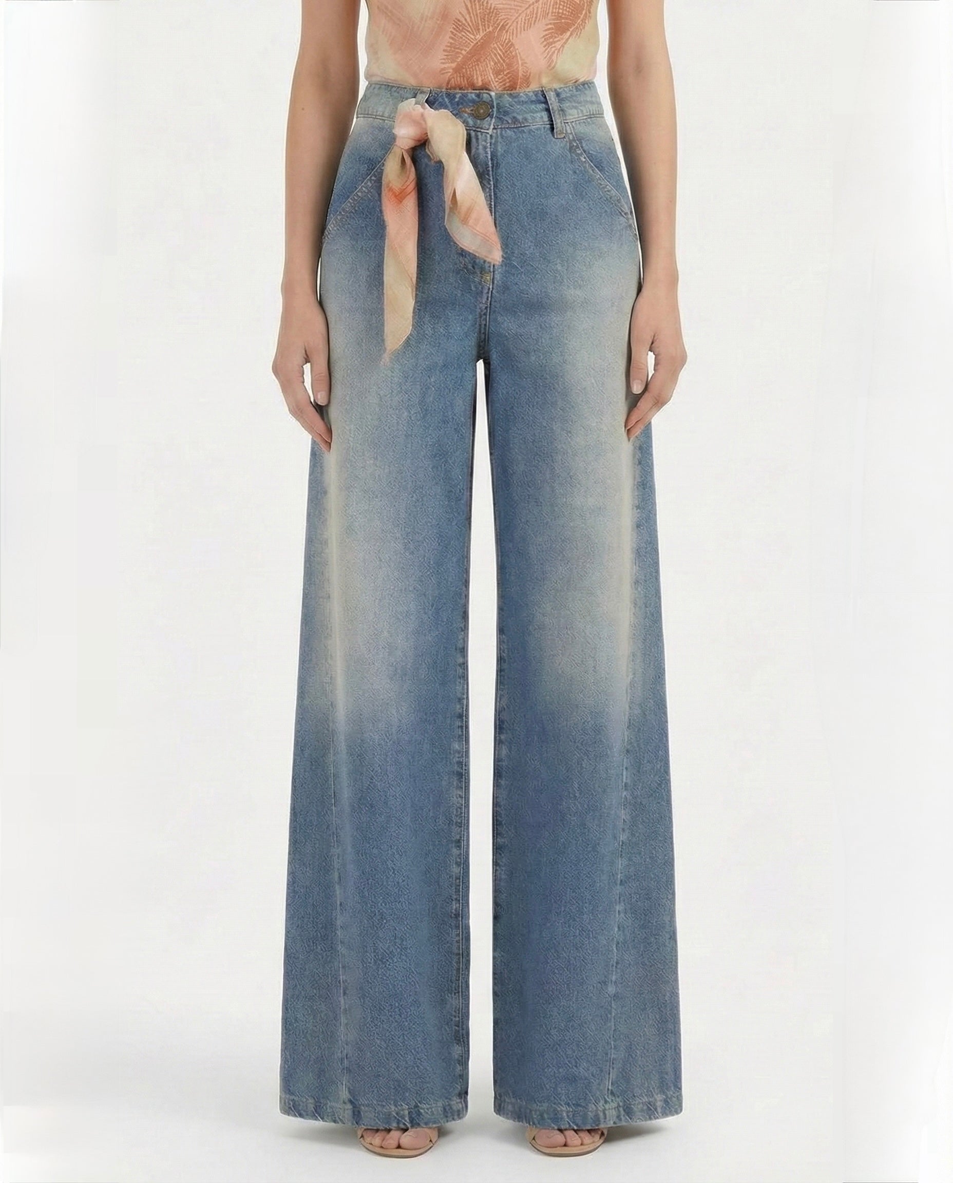 Jeans palazzo con foulard in vita