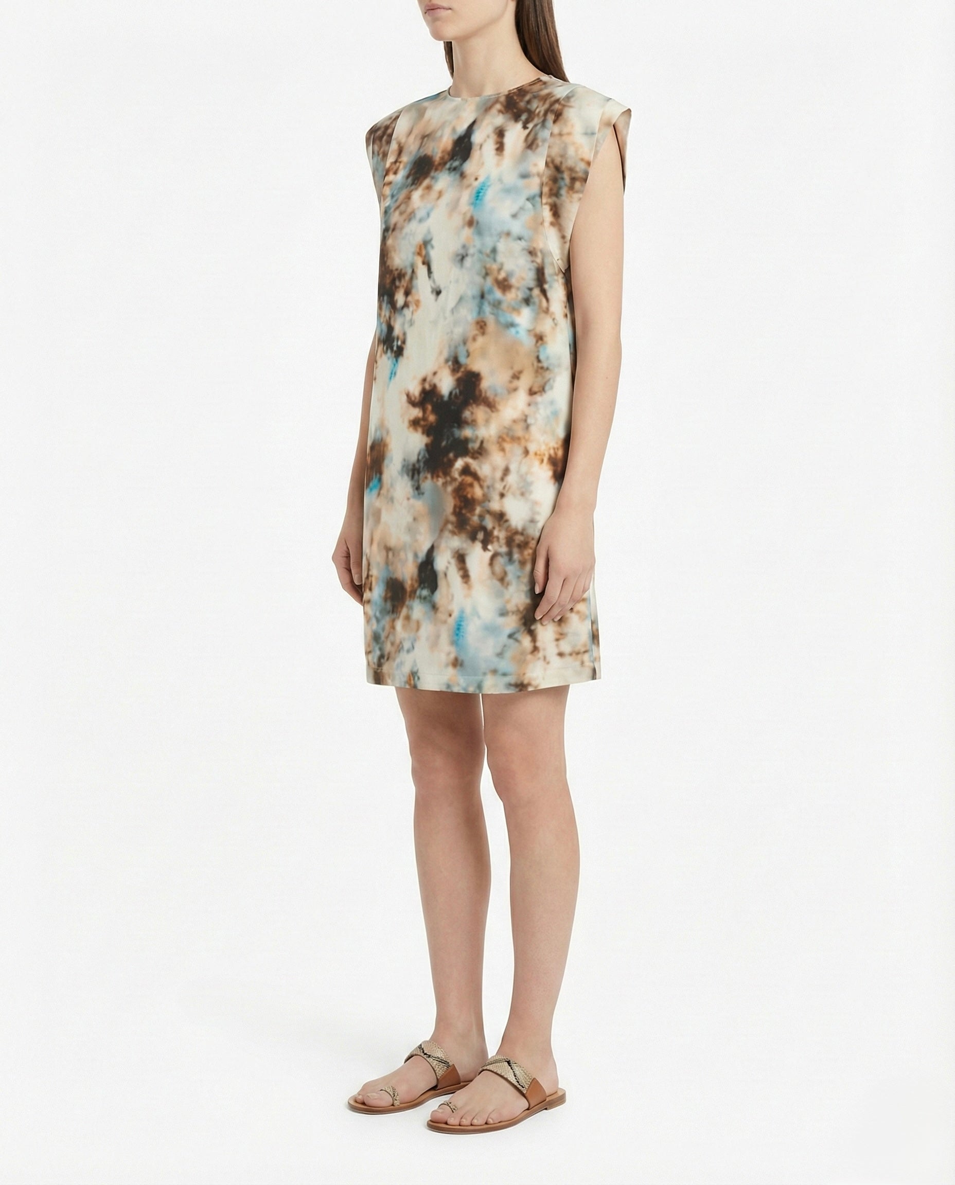 Abito smanicato con stampa astratta