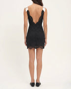 Abito Corto in Pizzo Nero con Spalline a Fiocco