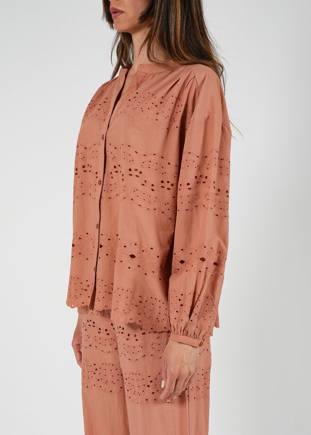 Camicia over in sangallo