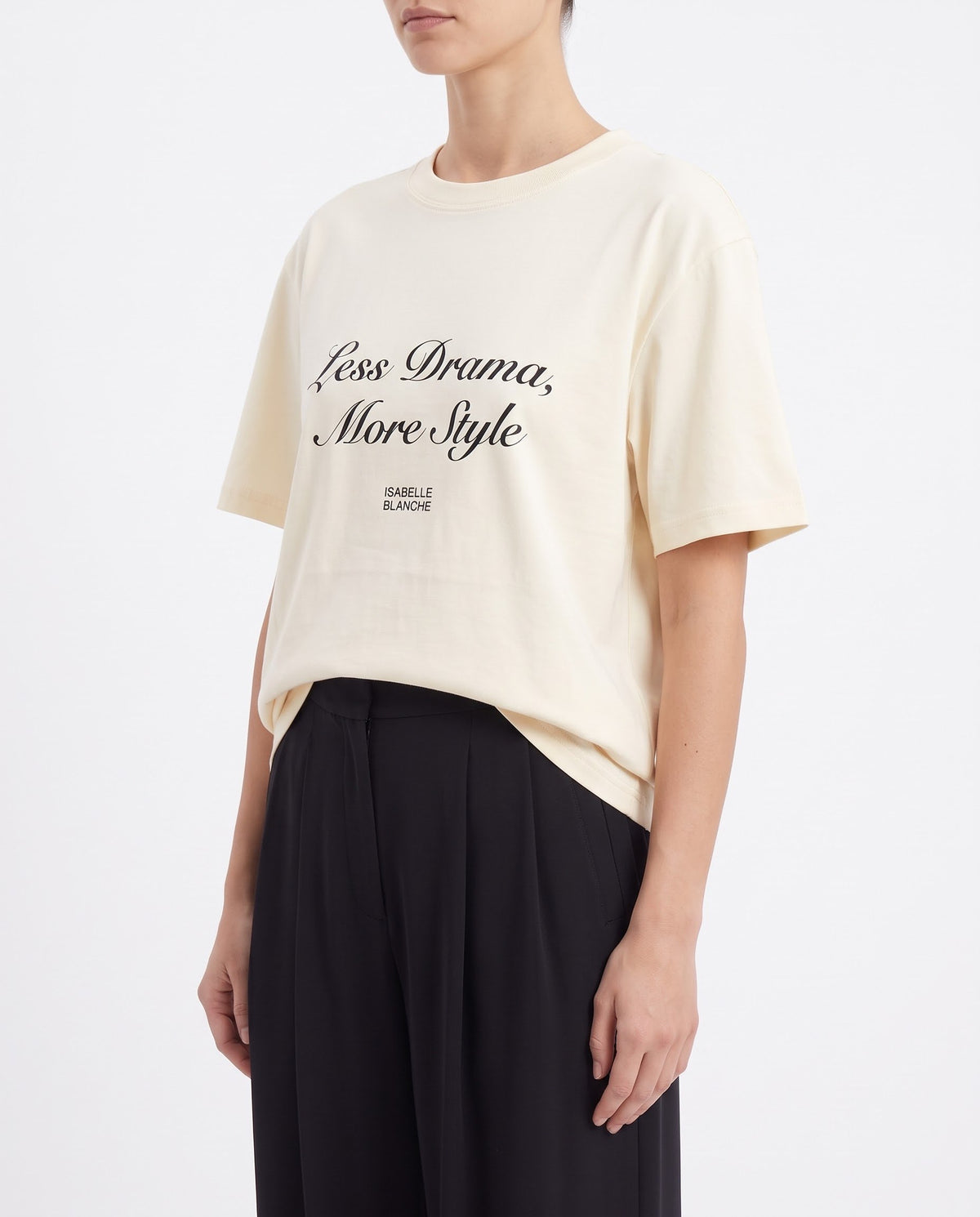 T-Shirt Isabelle Blanche a Manica Corta con Stampa “Less Drama, More Style” Banana e Bordeaux