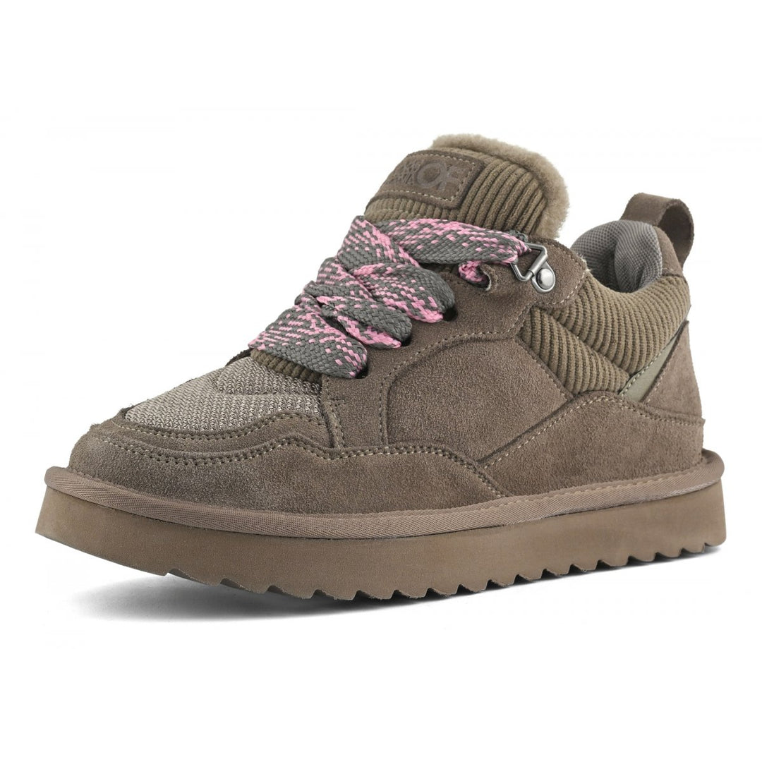 Sneaker in pelle scamosciata con lacci maxi