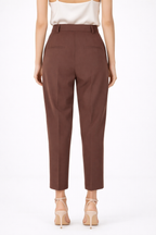 Pantalone taglio classico e vita media