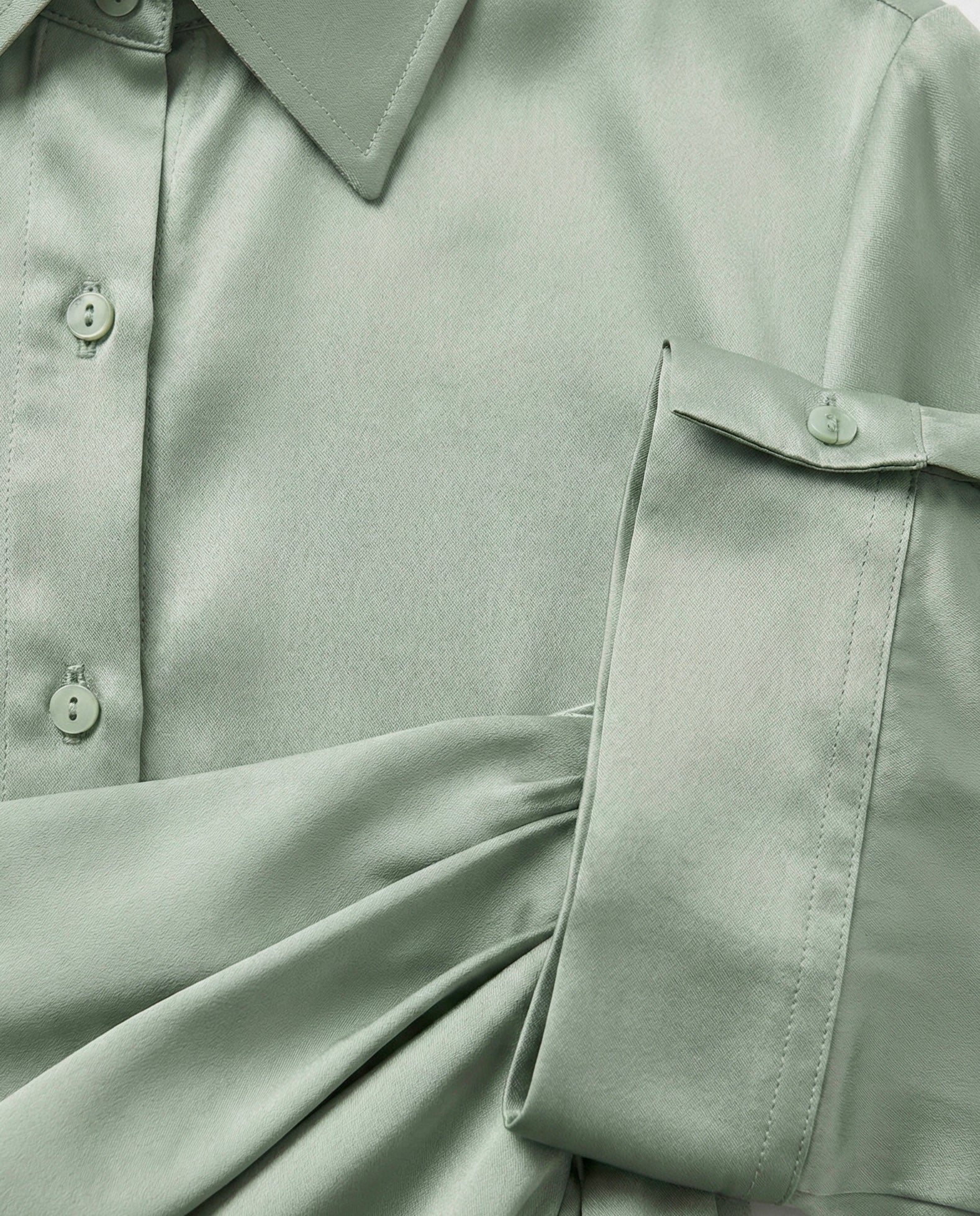 Abito midi in raso  con drappeggio