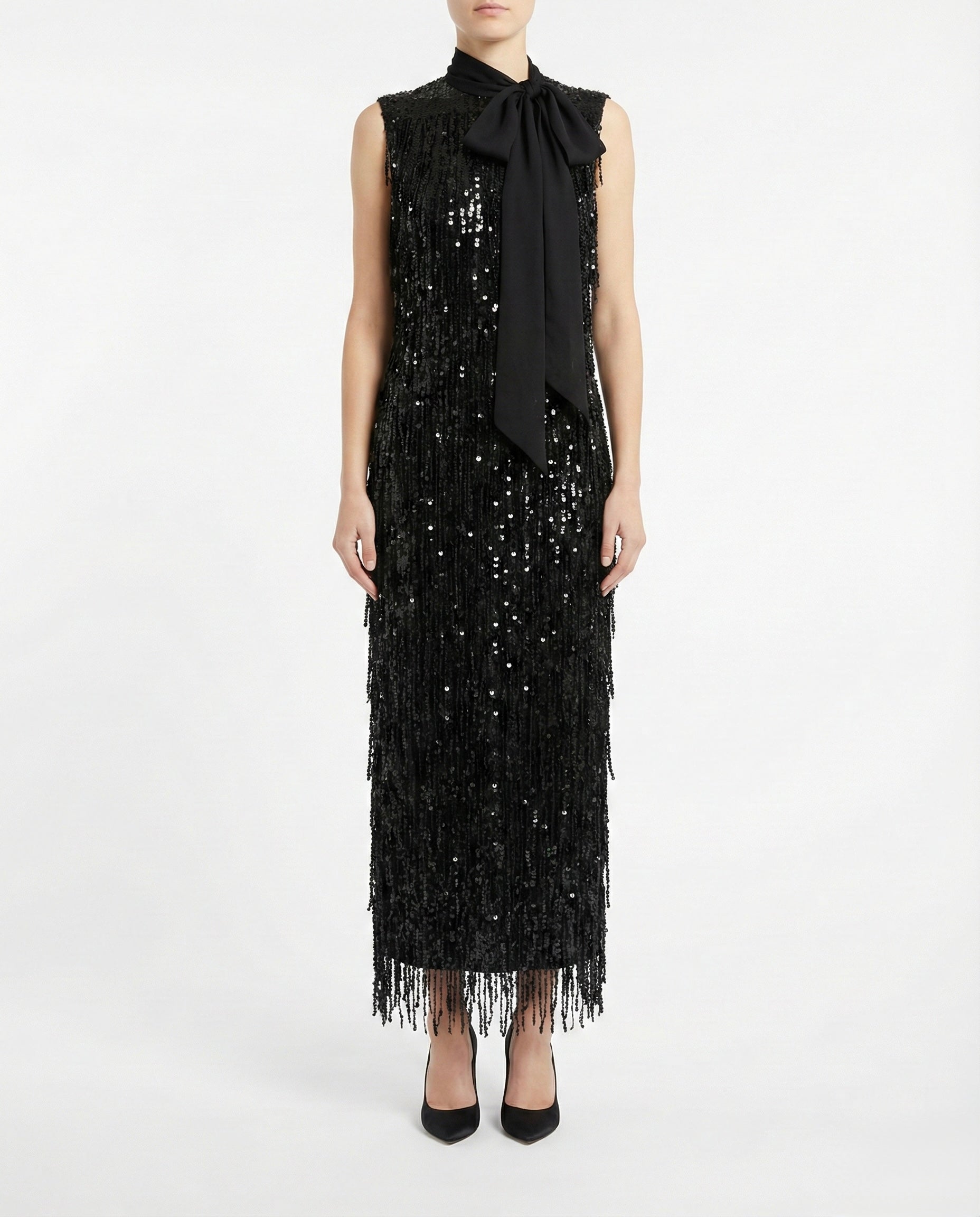 Abito midi nero con frange e paillettes