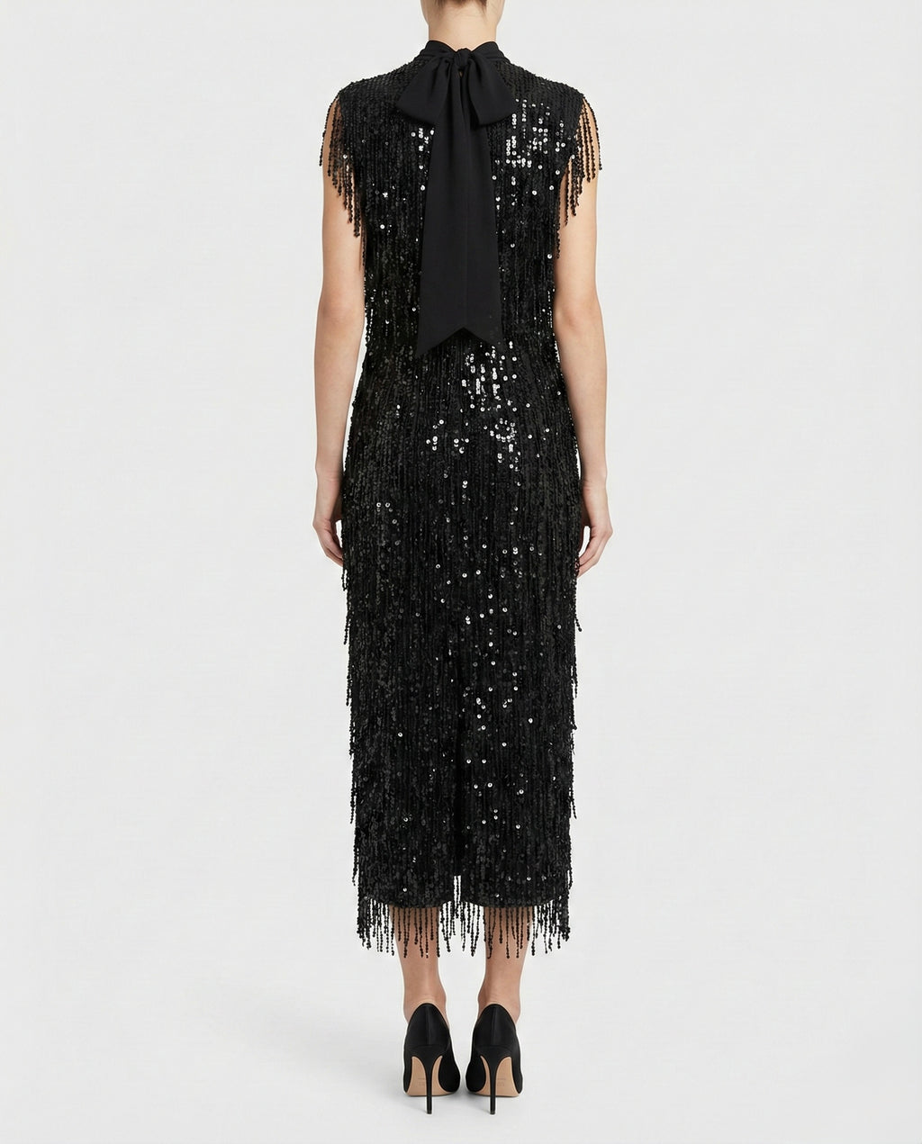 Abito midi nero con frange e paillettes