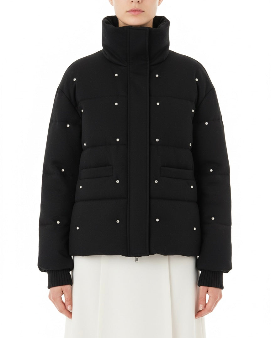 Piumino con dettagli gioiello