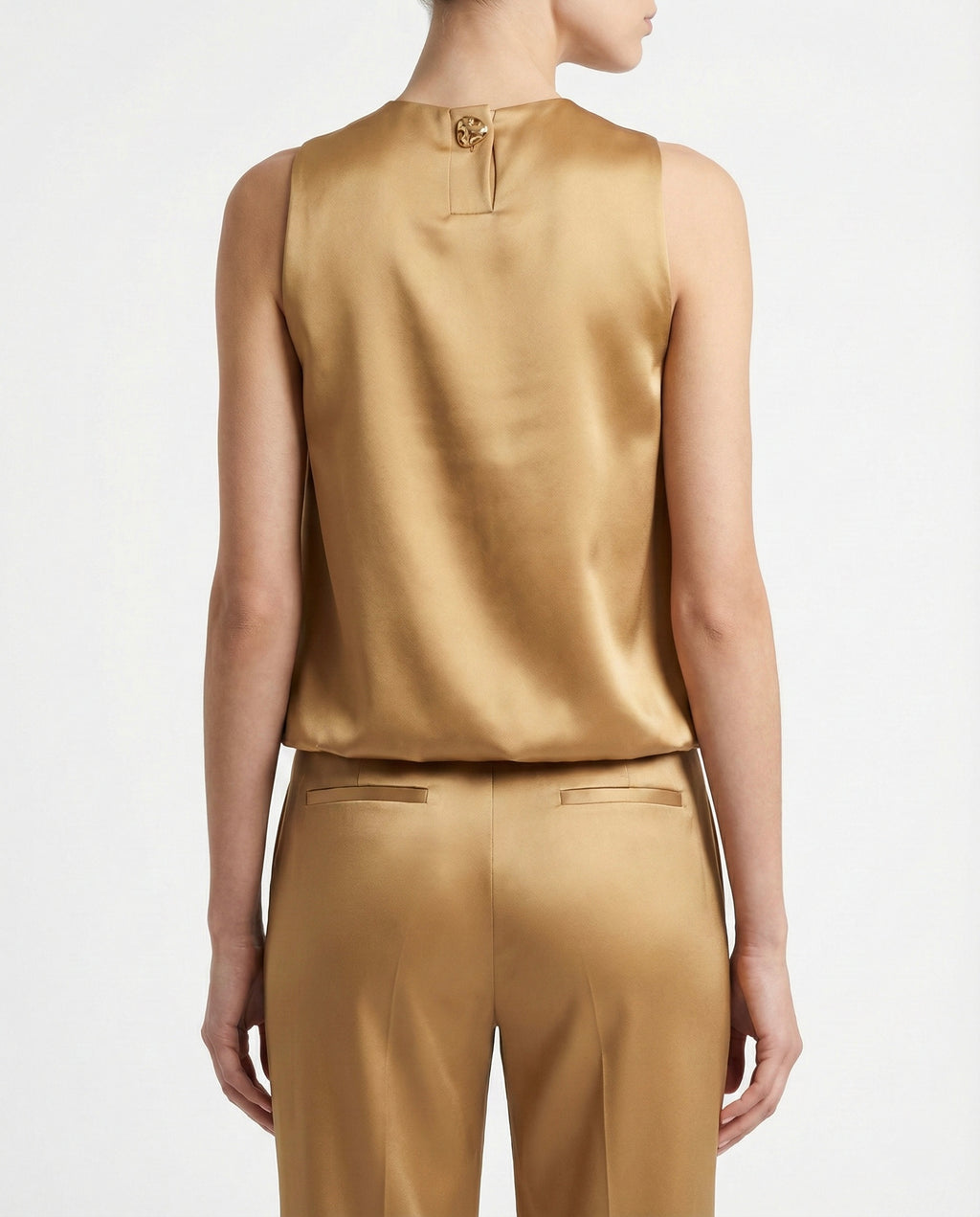 Top in raso smanicato