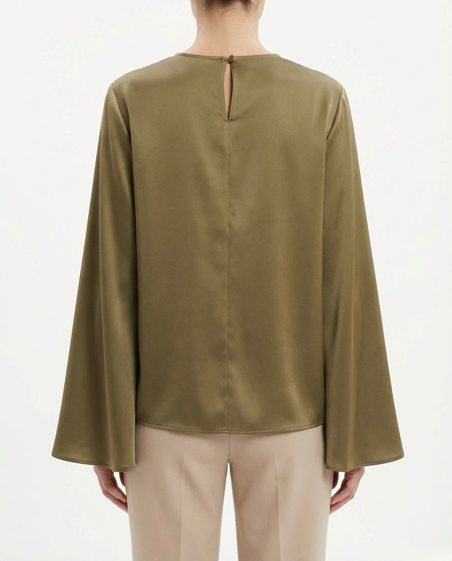 Blusa in raso con maniche ampie