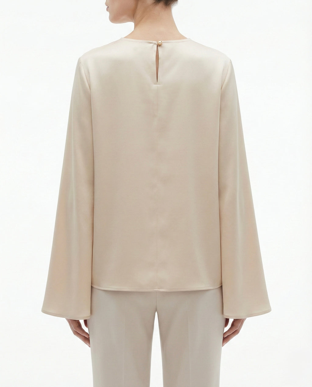 Blusa in raso con maniche ampie