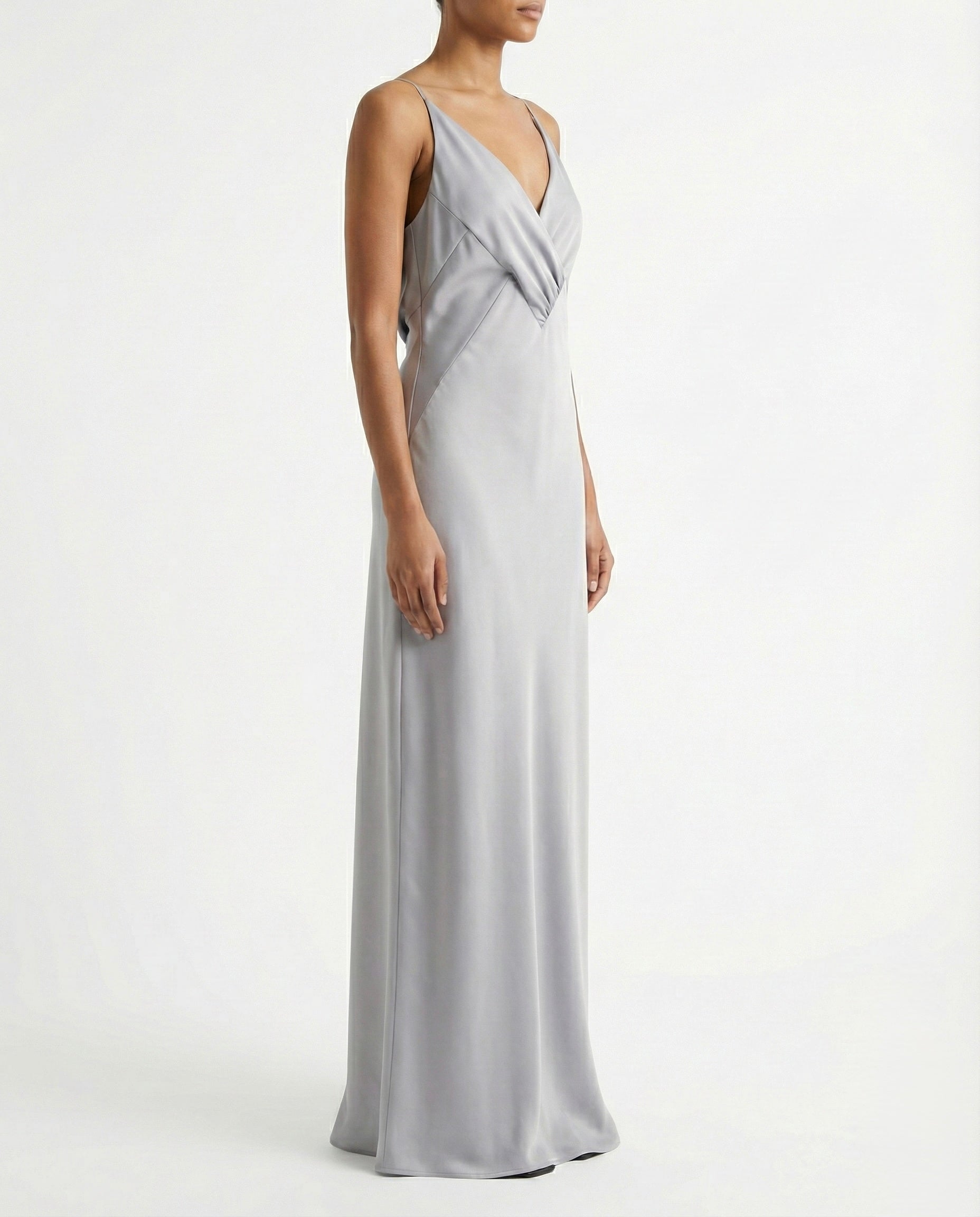 Abito lungo con scollo a V