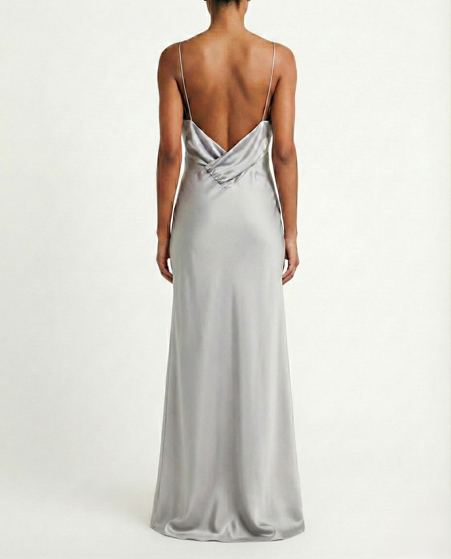 Abito lungo con scollo a V