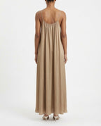 Abito lungo con spalline sottili