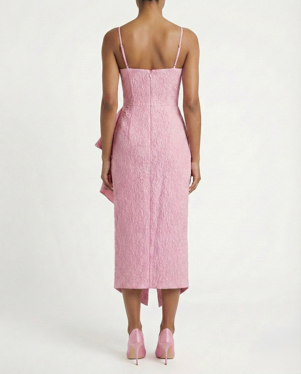 Abito midi rosa monospalla con balze