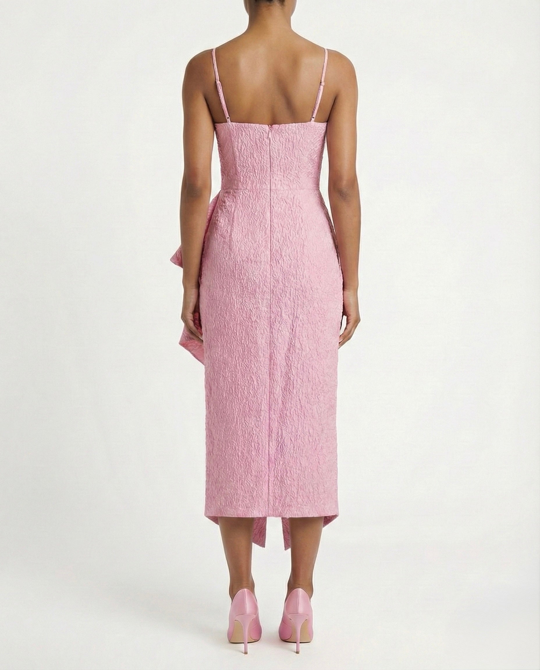 Abito midi rosa monospalla con balze