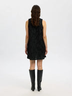 Abito corto con texture a rilievo