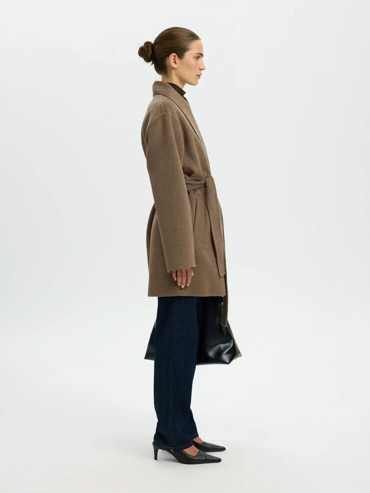 Cappotto corto con cintura