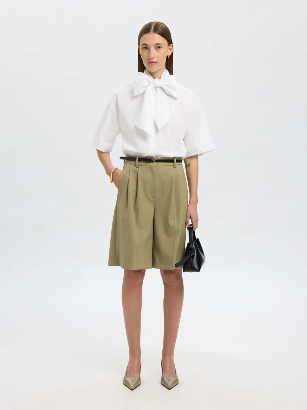 Camicia bianca con maxi fiocco