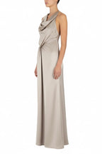 Abito lungo con drappeggio