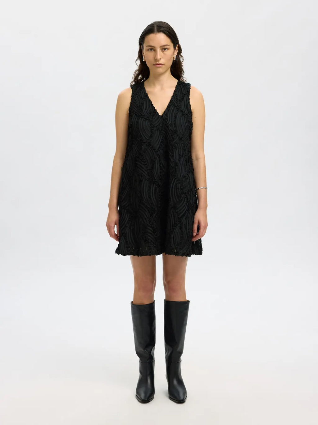 Abito corto con texture a rilievo