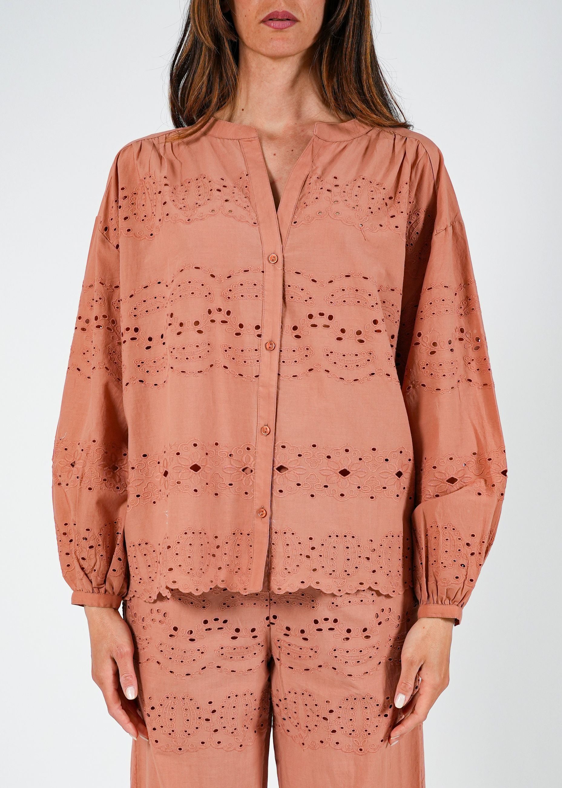 Camicia over in sangallo