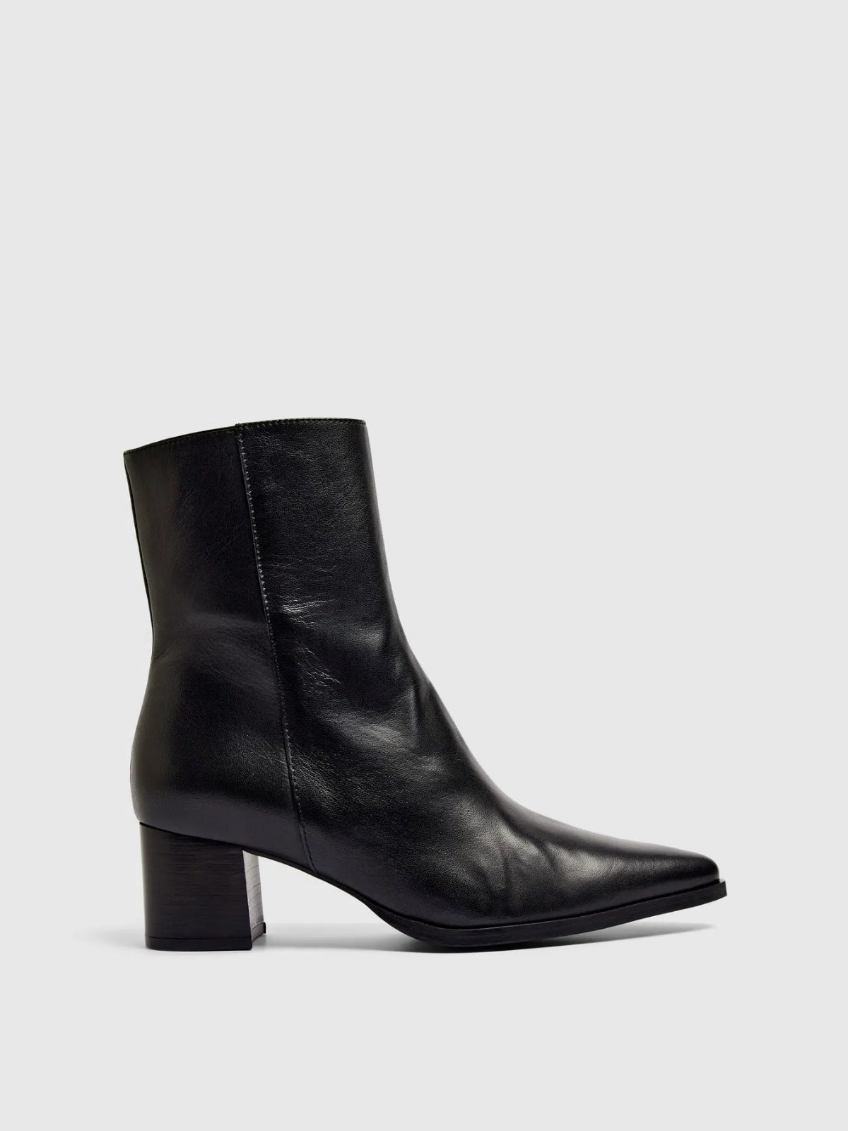 Stivaletti in pelle con tacco medio
