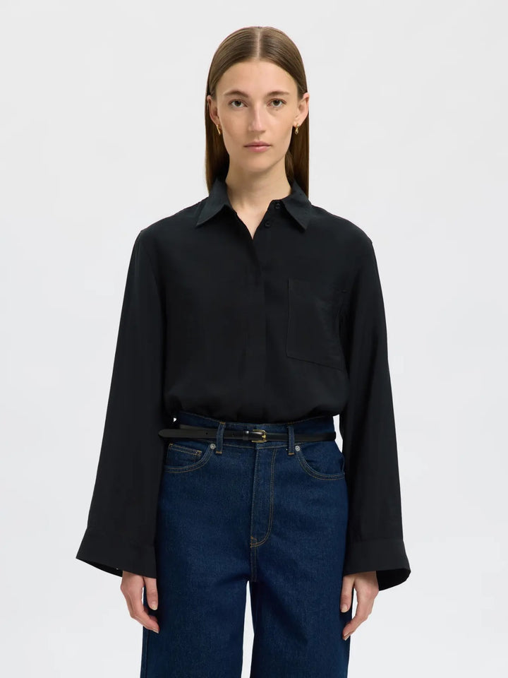 Camicia con taschino e maniche lunghe