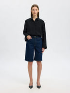 Camicia con taschino e maniche lunghe