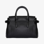Borsa nera con patch ricamate e tracolla