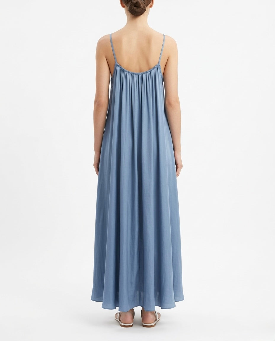 Abito lungo con spalline sottili