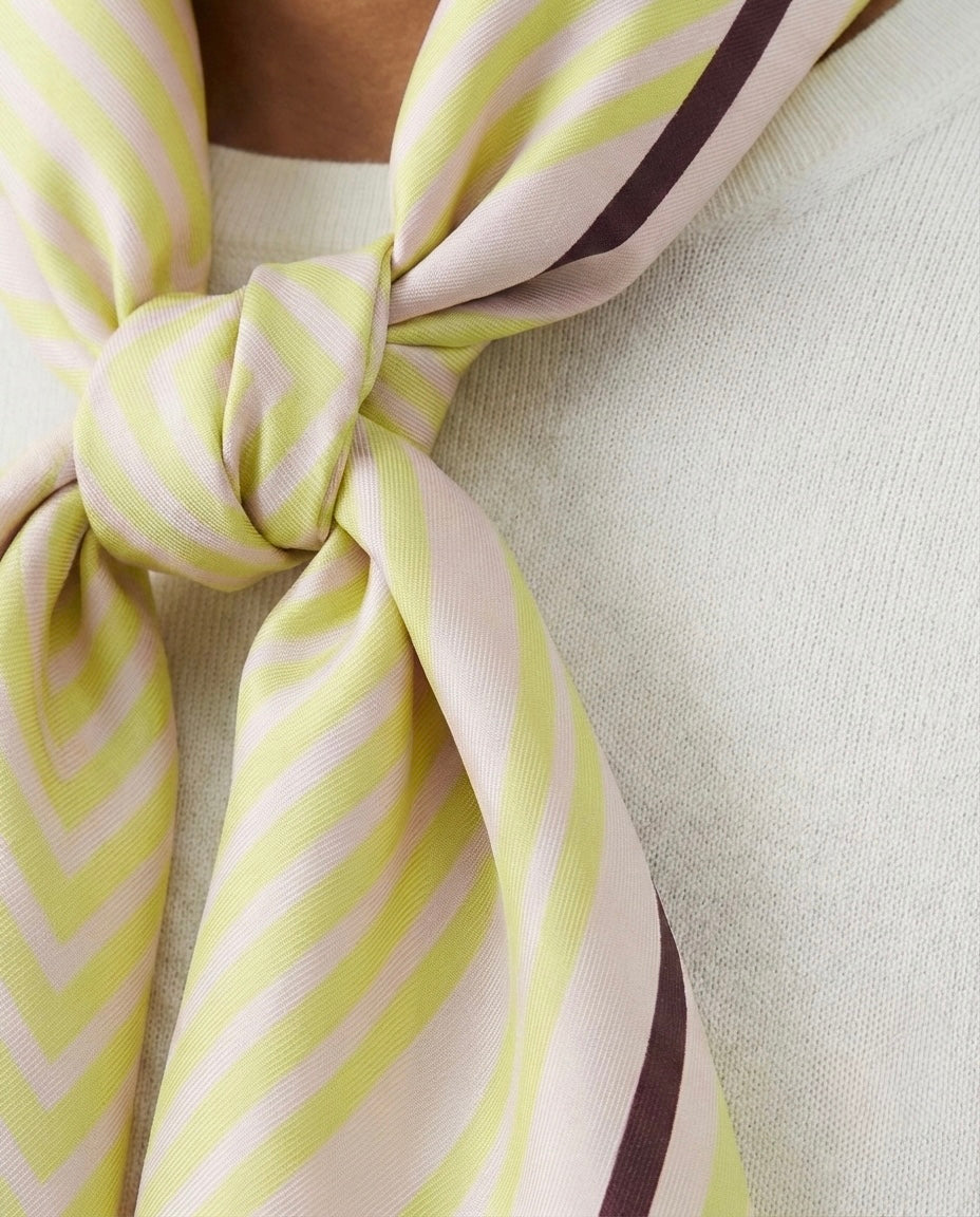 Foulard quadrato fantasia geometrica