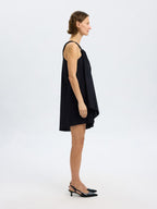 Abito monospalla nero con dettaglio drappeggiato