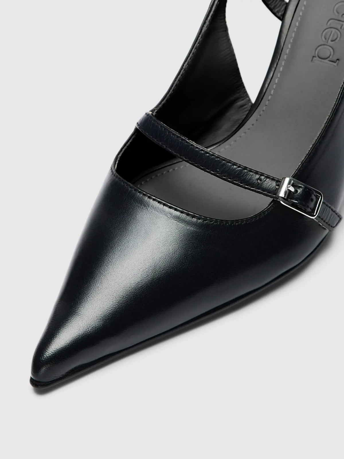 Décolleté slingback in pelle