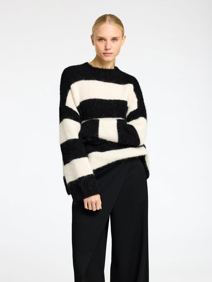 Maglione Oversize a Righe Bianco e Nero