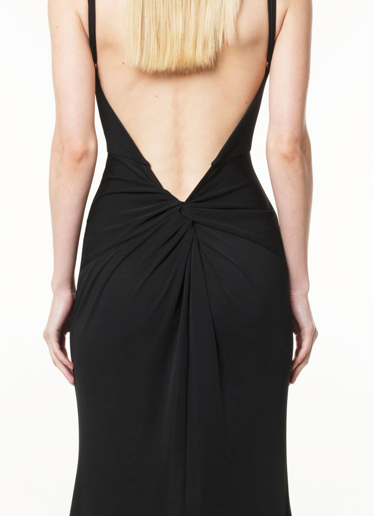 Abito lungo con  schiena scoperta