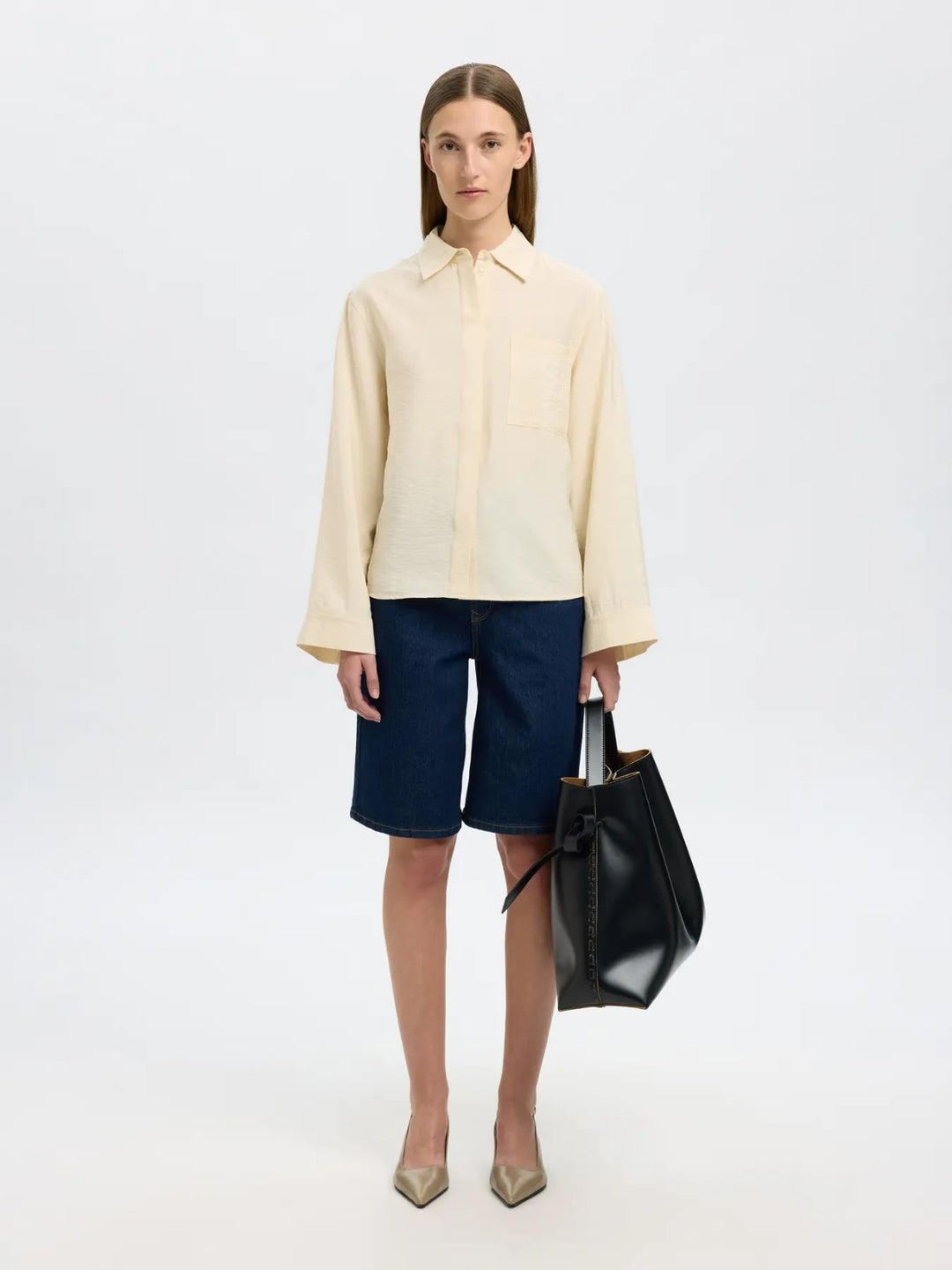 Camicia con taschino e maniche lunghe