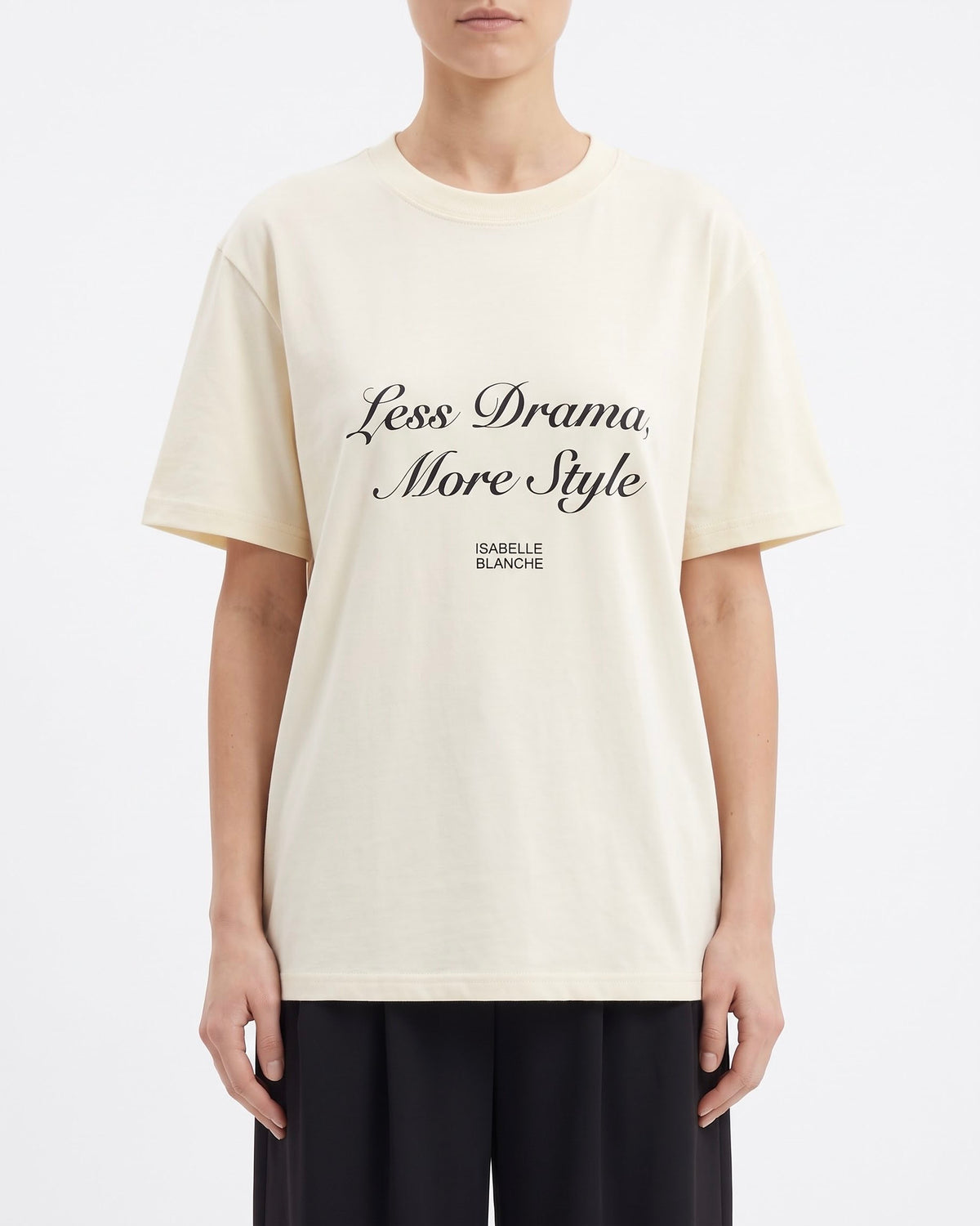 T-Shirt Isabelle Blanche a Manica Corta con Stampa “Less Drama, More Style” Banana e Bordeaux