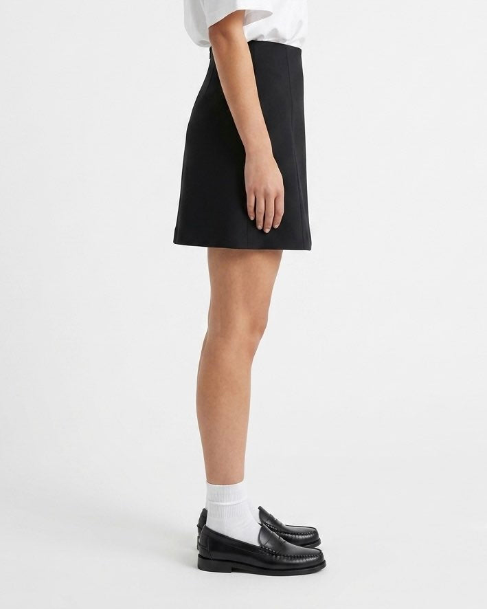 Selected Femme Gonna corta a trapezio in tessuto stretch Nero